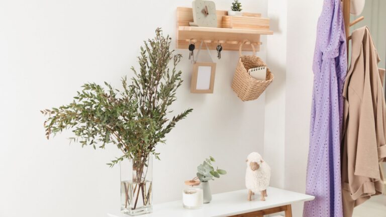 8 Ways To Fix a Cluttered Entryway Fast