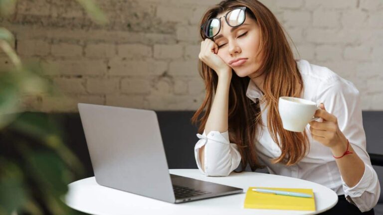 25 Insanely Easy Tricks to Help You Sleep Like a Baby