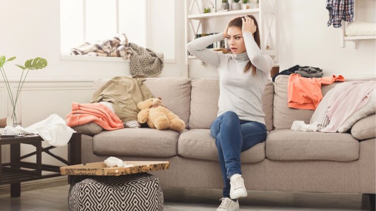 8 Surprising Ways Clutter Makes Your Day Harder