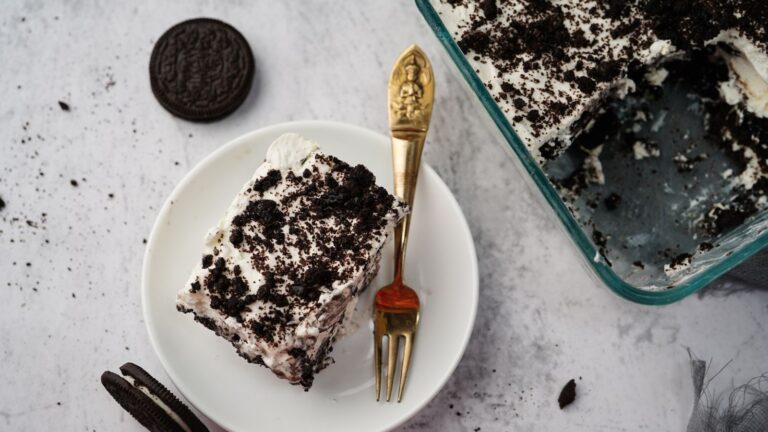 Oreo cookie icebox cake